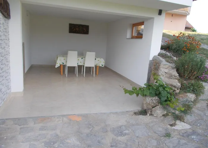 Apartma Prima 아파트 Podbocje